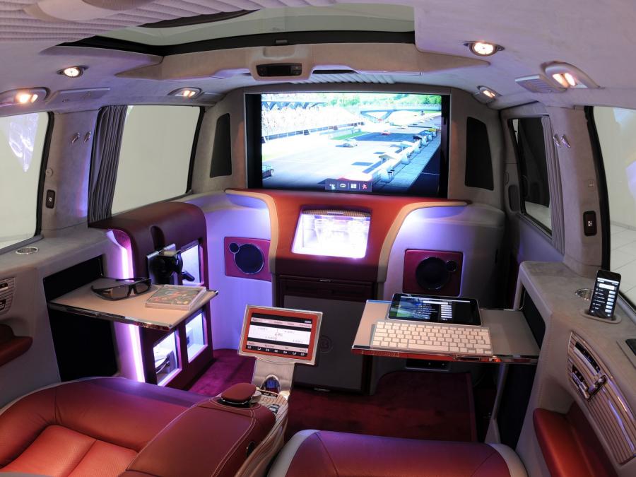  Mercedes-Benz Viano iBusiness 3D by Brabus 2013 года  (фото 5 из 9)